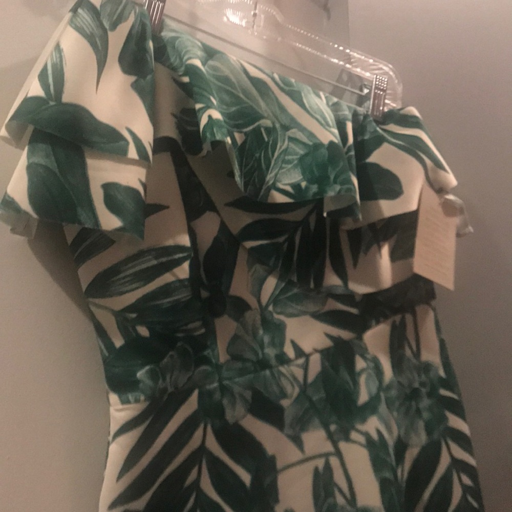 Gorgeous one shoulder island dress